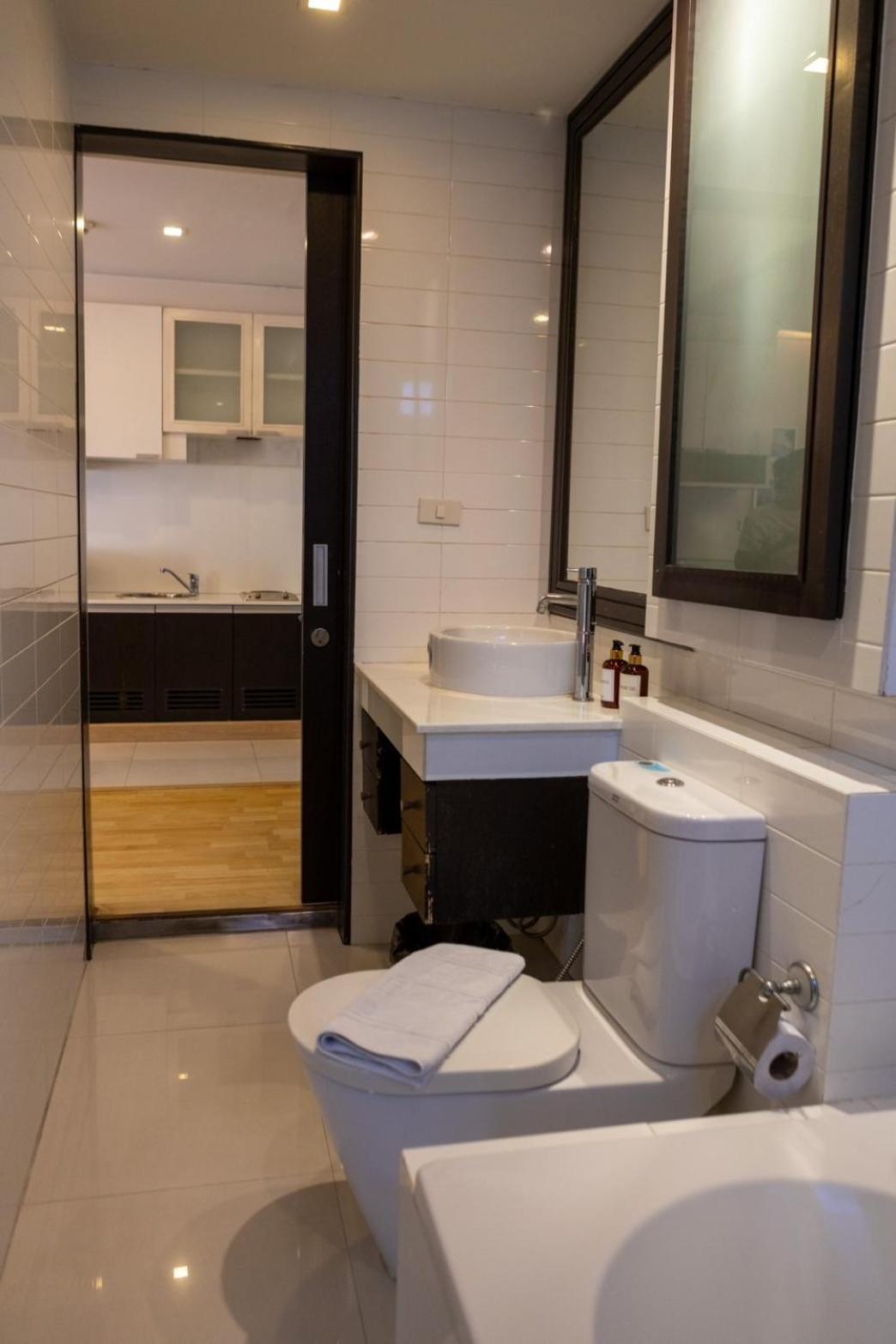 P Villa Lamoon Thonglor Bangkok Bagian luar foto