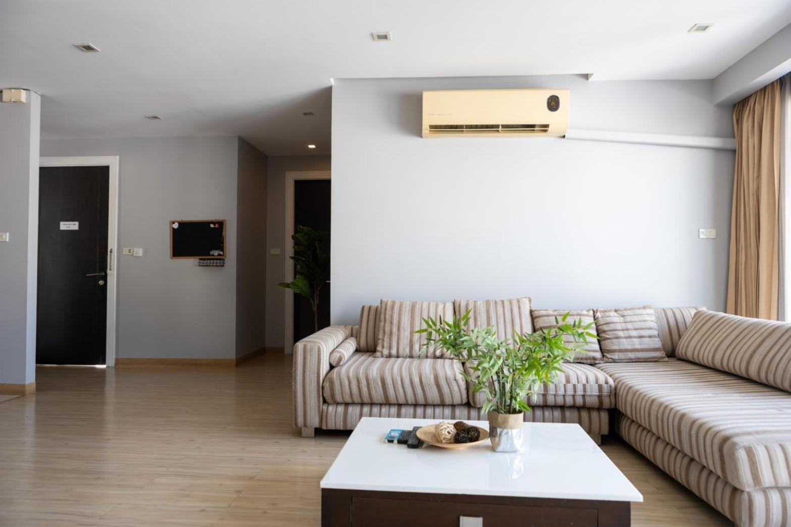 P Villa Lamoon Thonglor Bangkok Bagian luar foto