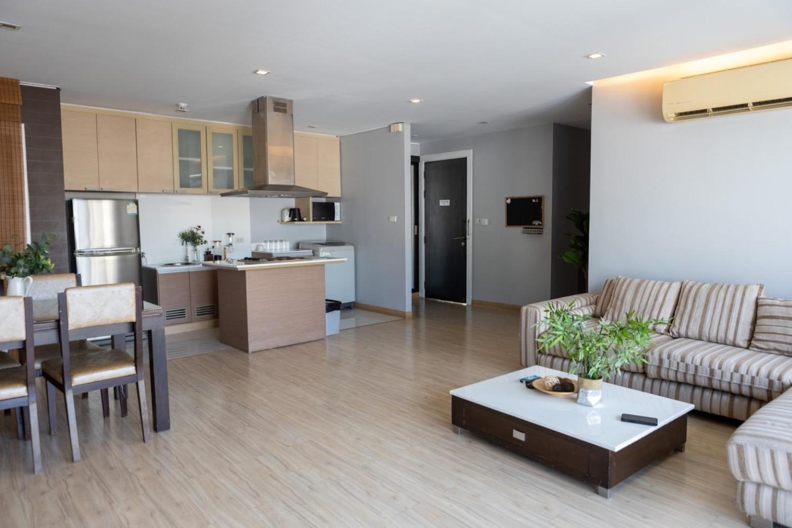 P Villa Lamoon Thonglor Bangkok Bagian luar foto